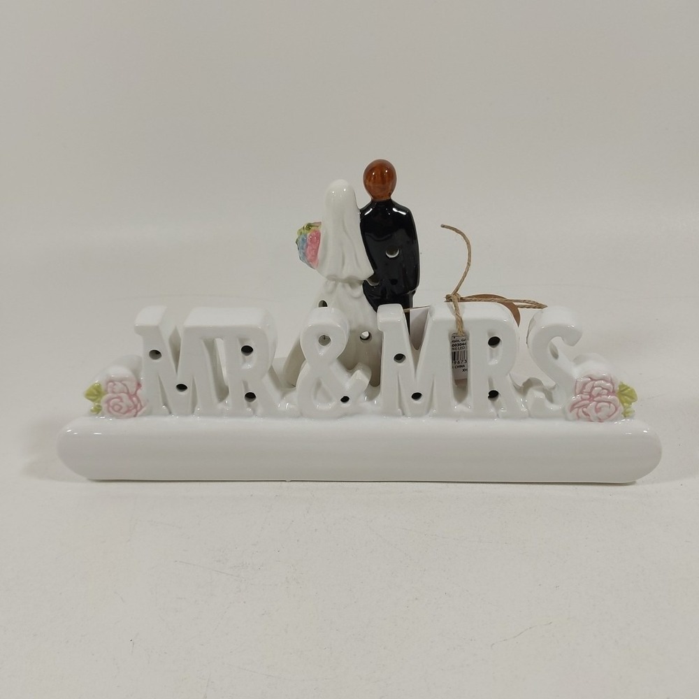 Mud Pie Wedding Mr.‎ and Mrs. Bride Groom Light Up Large Scene Sitter